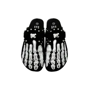 BLACK CLOGS