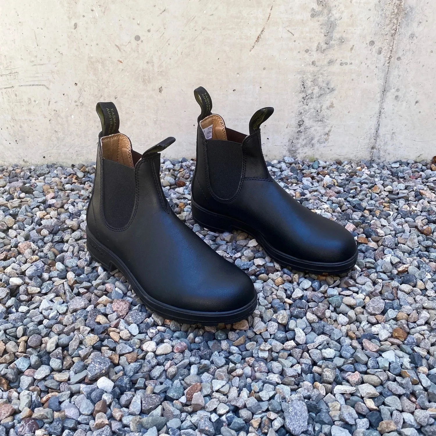 Blundstone - 2115 Unisex Vegan Chelsea Boot - Black