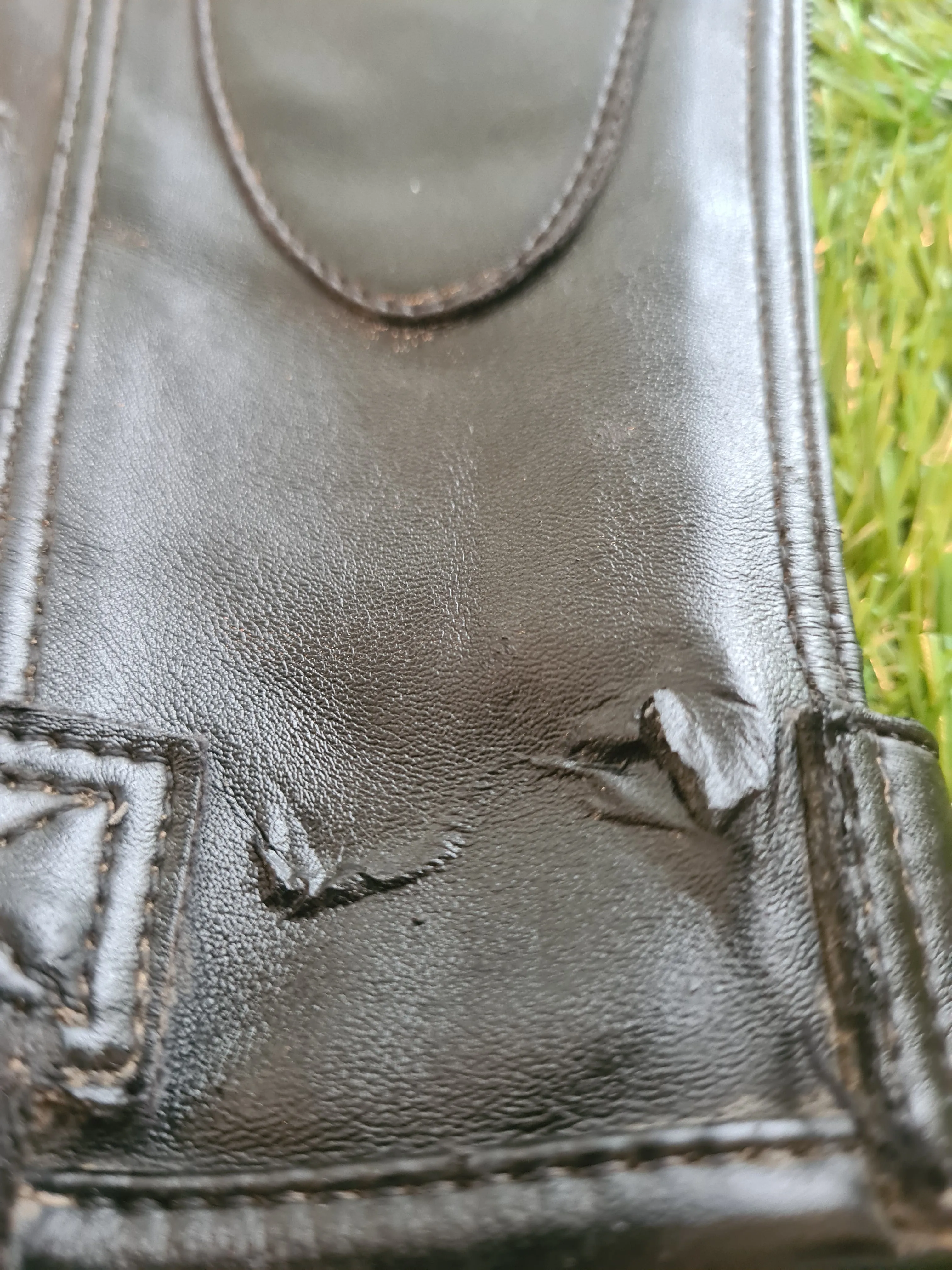 Brogini black leather chaps age 6  🟢