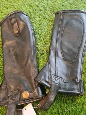 Brogini black leather chaps age 6  🟢