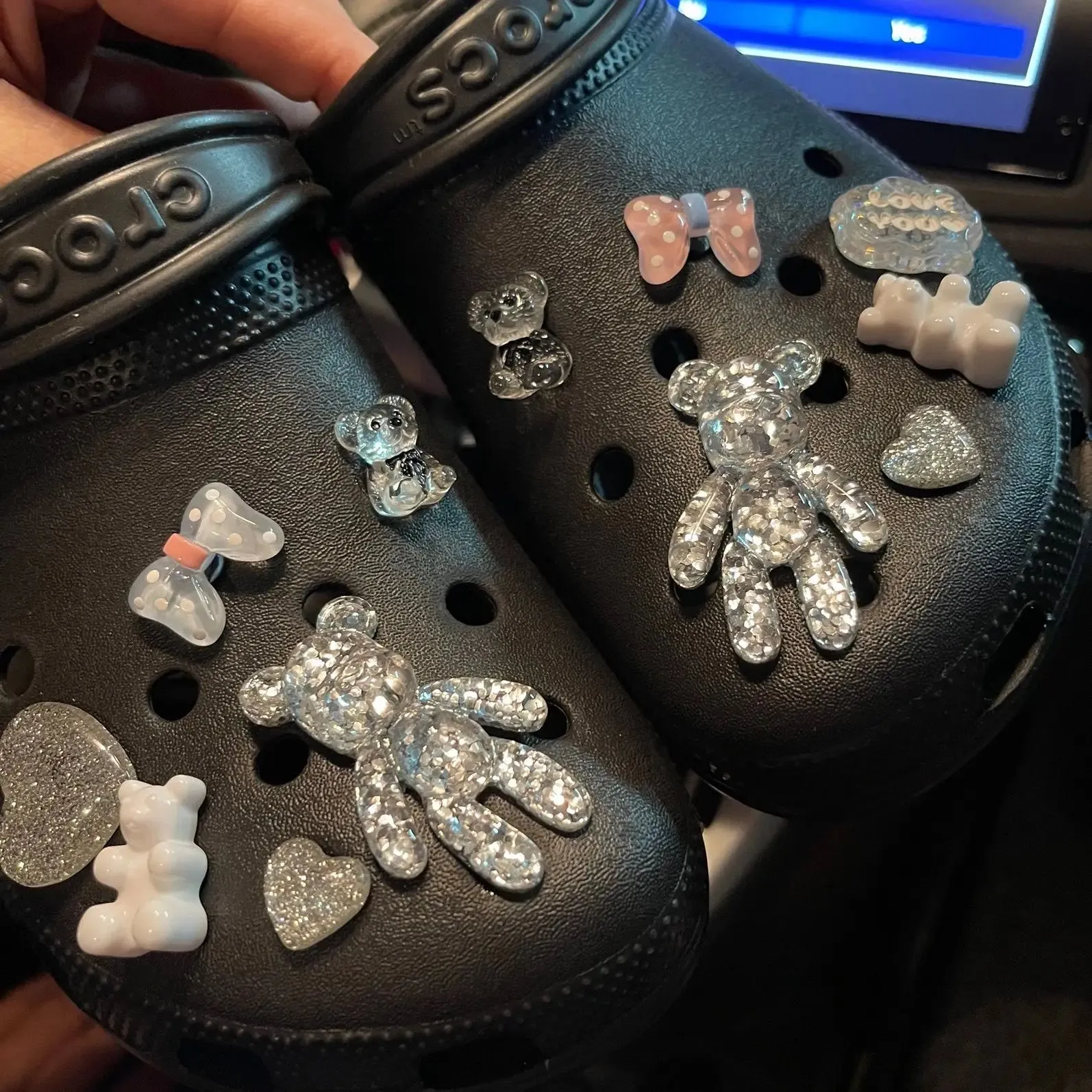 Luxury DIY Croc Charms Fashion Quality Women Shoes Charms Designer for Crocs Golden Chain Clogs Shoe Buckle All-match Kids Gift