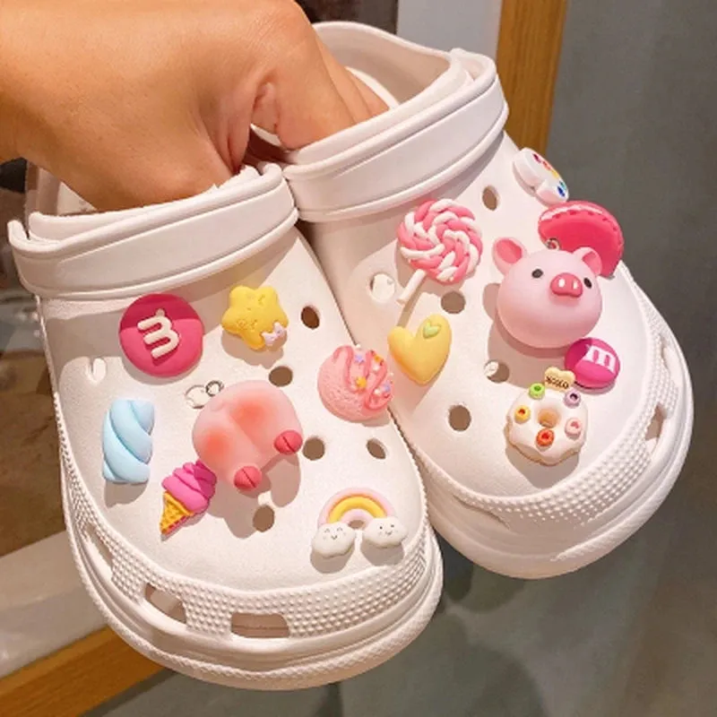 Luxury DIY Croc Charms Fashion Quality Women Shoes Charms Designer for Crocs Golden Chain Clogs Shoe Buckle All-match Kids Gift