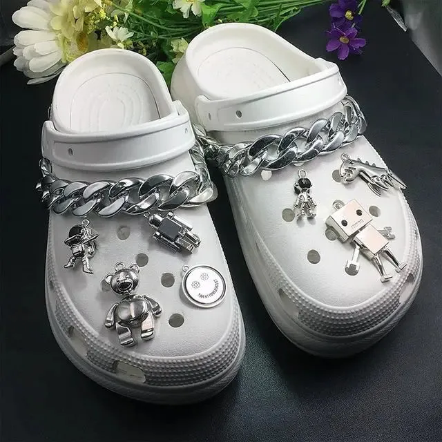 Luxury DIY Croc Charms Fashion Quality Women Shoes Charms Designer for Crocs Golden Chain Clogs Shoe Buckle All-match Kids Gift