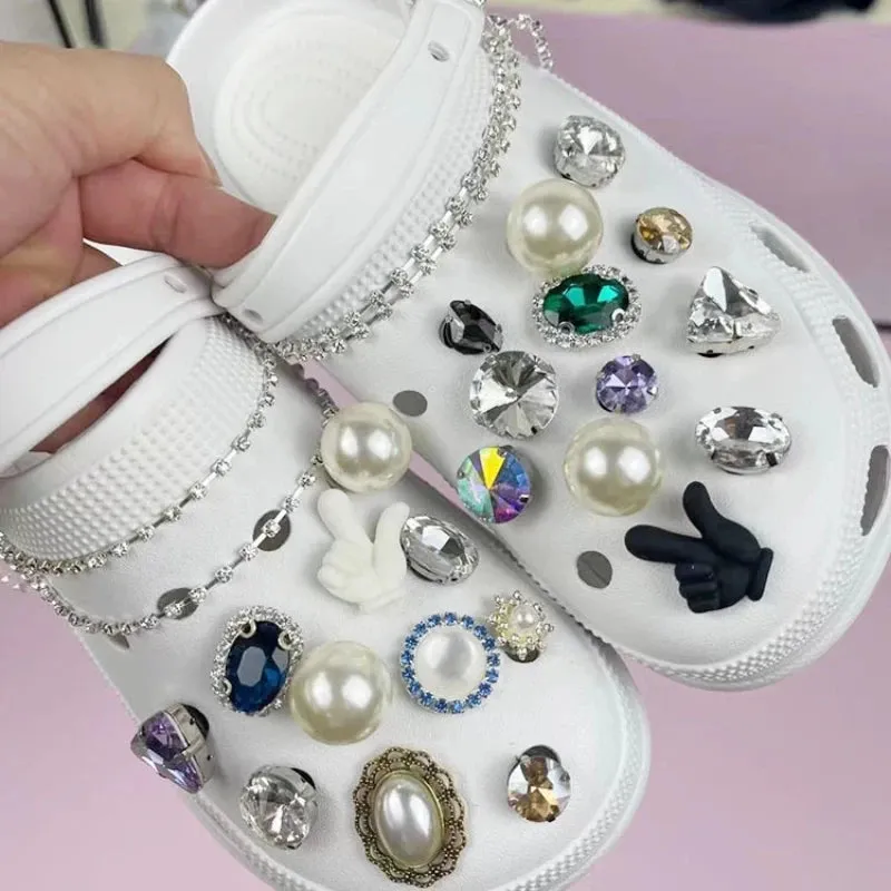 Luxury DIY Croc Charms Fashion Quality Women Shoes Charms Designer for Crocs Golden Chain Clogs Shoe Buckle All-match Kids Gift