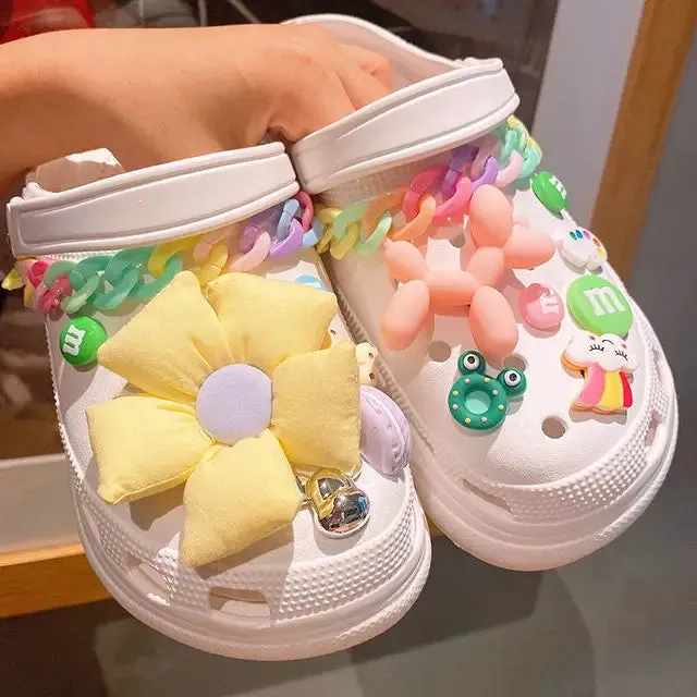 Luxury DIY Croc Charms Fashion Quality Women Shoes Charms Designer for Crocs Golden Chain Clogs Shoe Buckle All-match Kids Gift