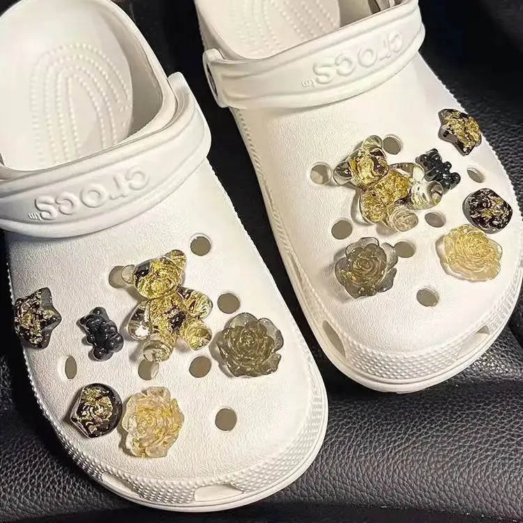 Luxury DIY Croc Charms Fashion Quality Women Shoes Charms Designer for Crocs Golden Chain Clogs Shoe Buckle All-match Kids Gift