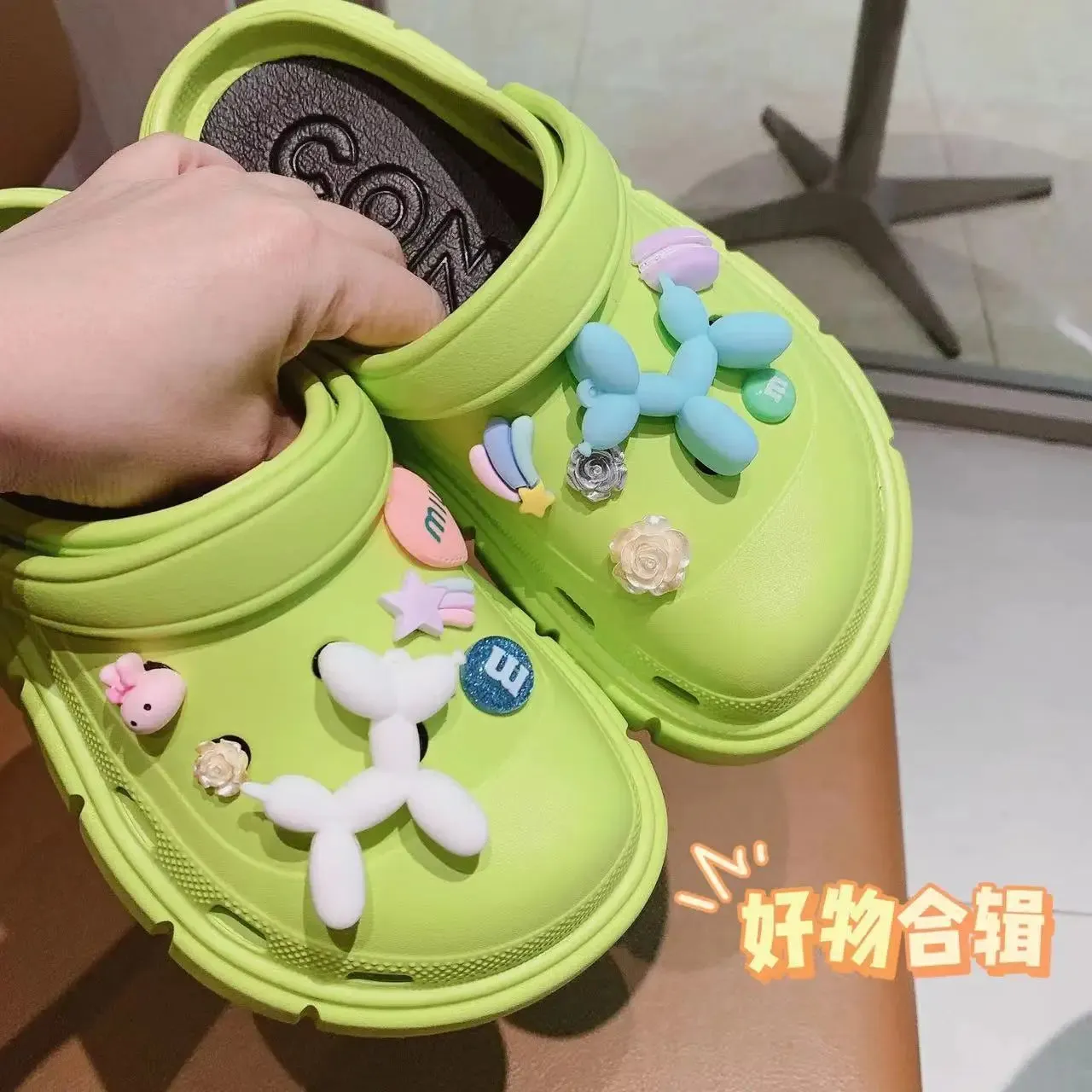 Luxury DIY Croc Charms Fashion Quality Women Shoes Charms Designer for Crocs Golden Chain Clogs Shoe Buckle All-match Kids Gift