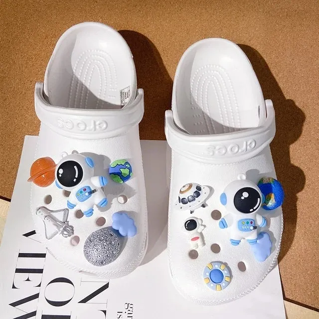 Luxury DIY Croc Charms Fashion Quality Women Shoes Charms Designer for Crocs Golden Chain Clogs Shoe Buckle All-match Kids Gift