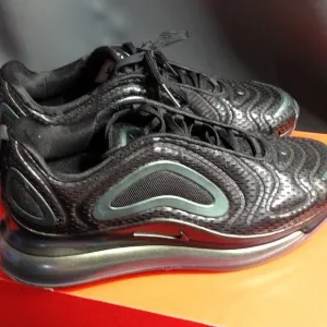 Nike Air Max 720 GS  Running Trainers Sneakers Size 5.5Y