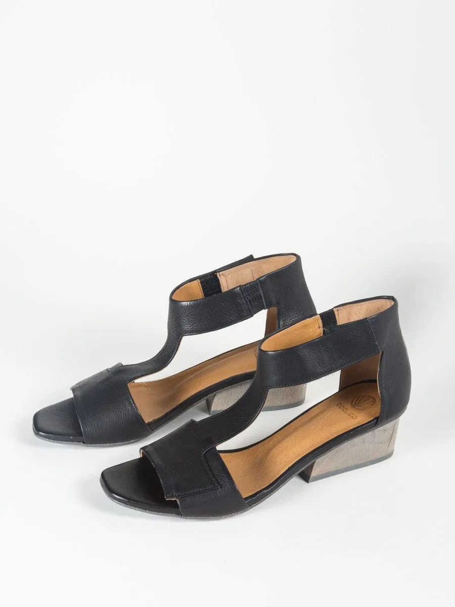 ollie sandal - black