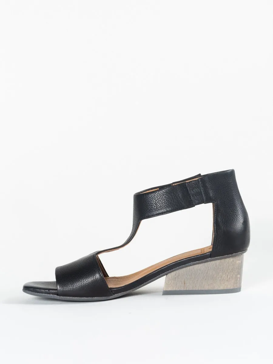 ollie sandal - black