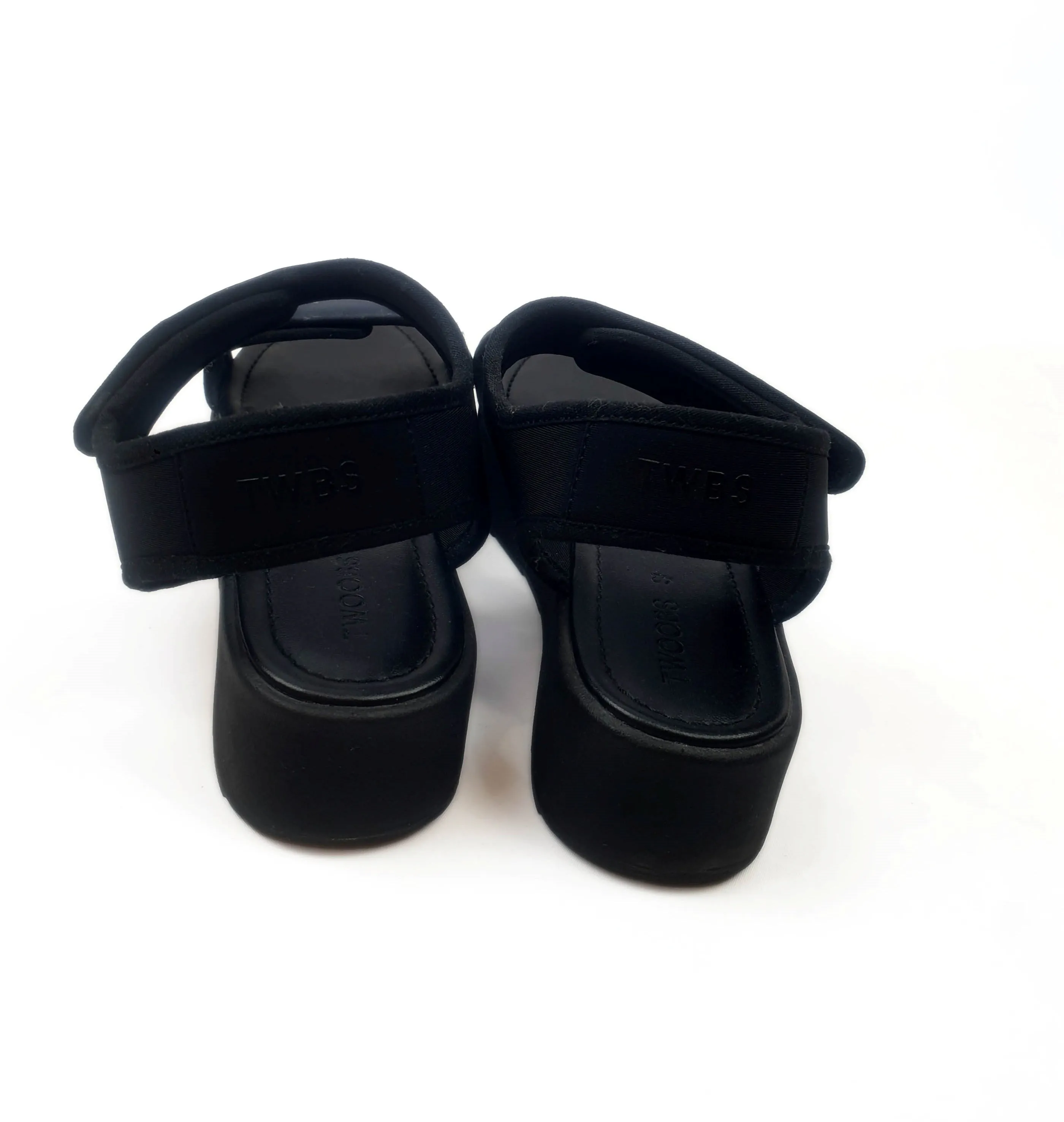 Twoobs black sandals size 42